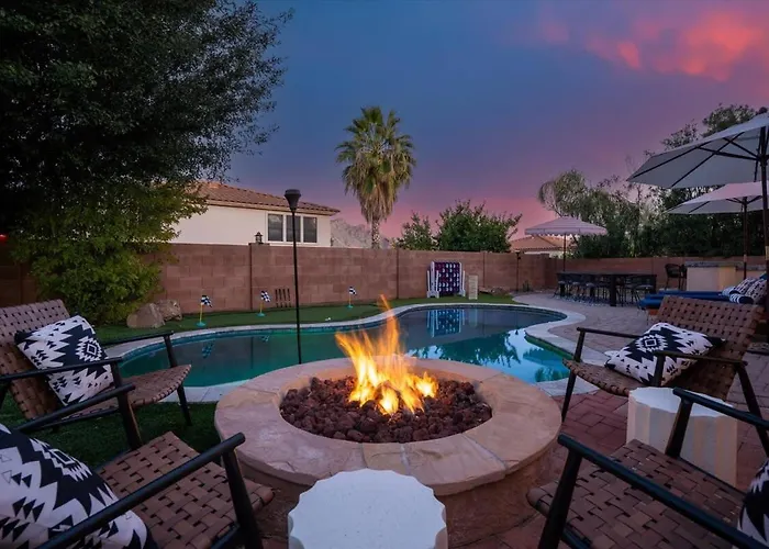 Family Fun Pool Movie Theater Puttputt Holiday home *